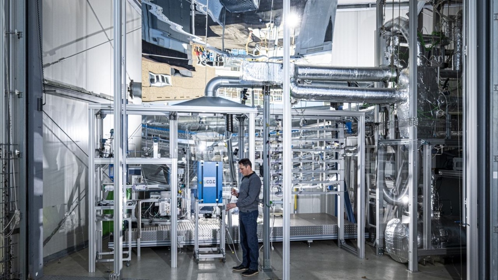 New Plant Produces Carbon from Air  The operation of the climate-friendly NECOC process for the production of carbon from the CO2 in the ambient air starts at KIT