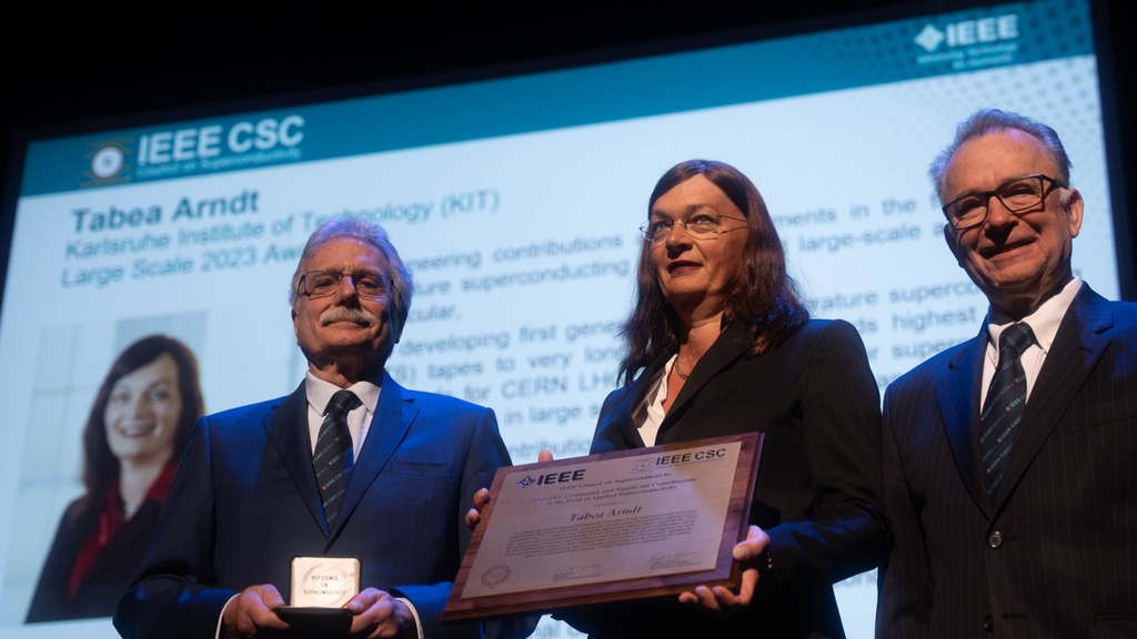 Prof Tabea Arndt received the IEEE Award for Continuing and Significant Contributions in the Field of Applied Superconductivity (Sept. 11th 2023)