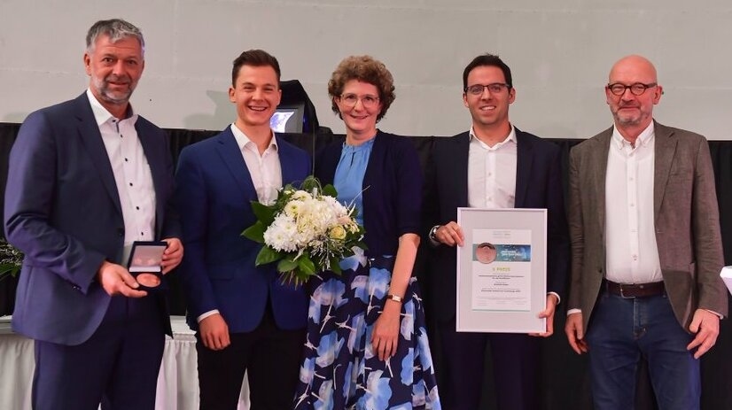 Prof. Dittmeyer and the co-founders of ICODOS GmbH were awarded 3rd place in the Lothar Späth Prize 2023 at the Zeiss Planetarium in Jena. It was a great venue! We would like to thank the jury for recognizing the great work that ICODOS has done in such a 