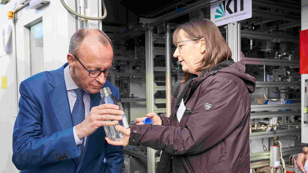 Friedrich Merz Learns About Energy Research at KIT