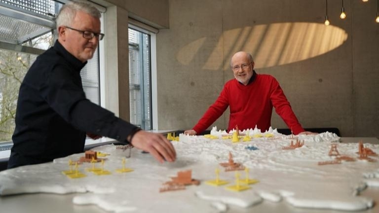 Harald Lesch interviews Prof. Maximilian Fichtner from KIT
