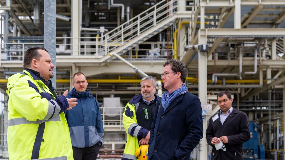 MP Harald Ebner visits KIT: How do we close the carbon cycle in the circular economy?