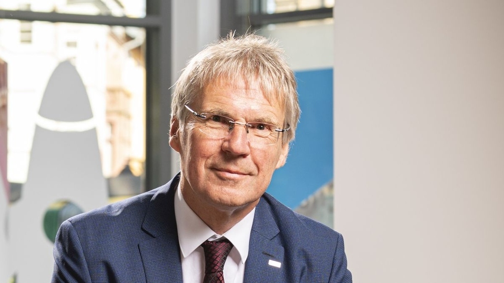 Holger Hanselka, President of KIT, Vice President for the Research Field Energy of the Helmholtz Association, on the dependence on Russian oil and gas, the alternatives, and what he would like to see from politics