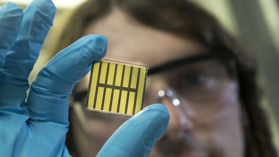 Photovoltaics: New Material Combination for Perovskite Solar Cells Increases Efficiency